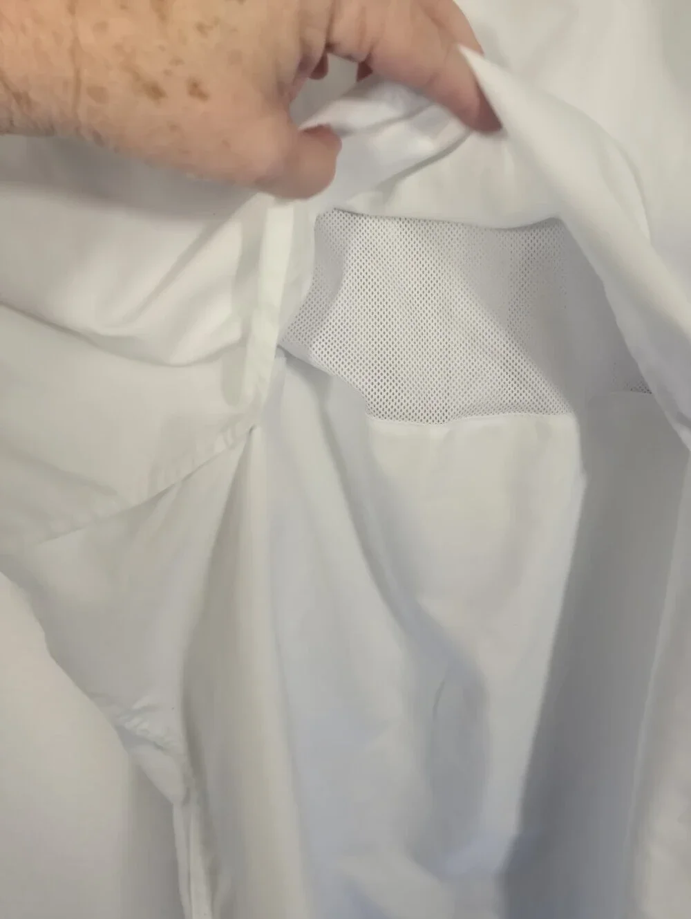 Magellan Fishgear White Embroydered Guayabera S Sleeve Poly Shirt. Mens L - Picture 12 of 13